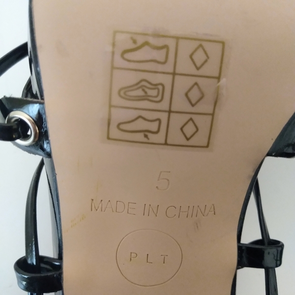 Pretty Little Things Black Faux Patent Leather Gladiator 4 1/2" Heels sz 5 - Picture 10 of 11